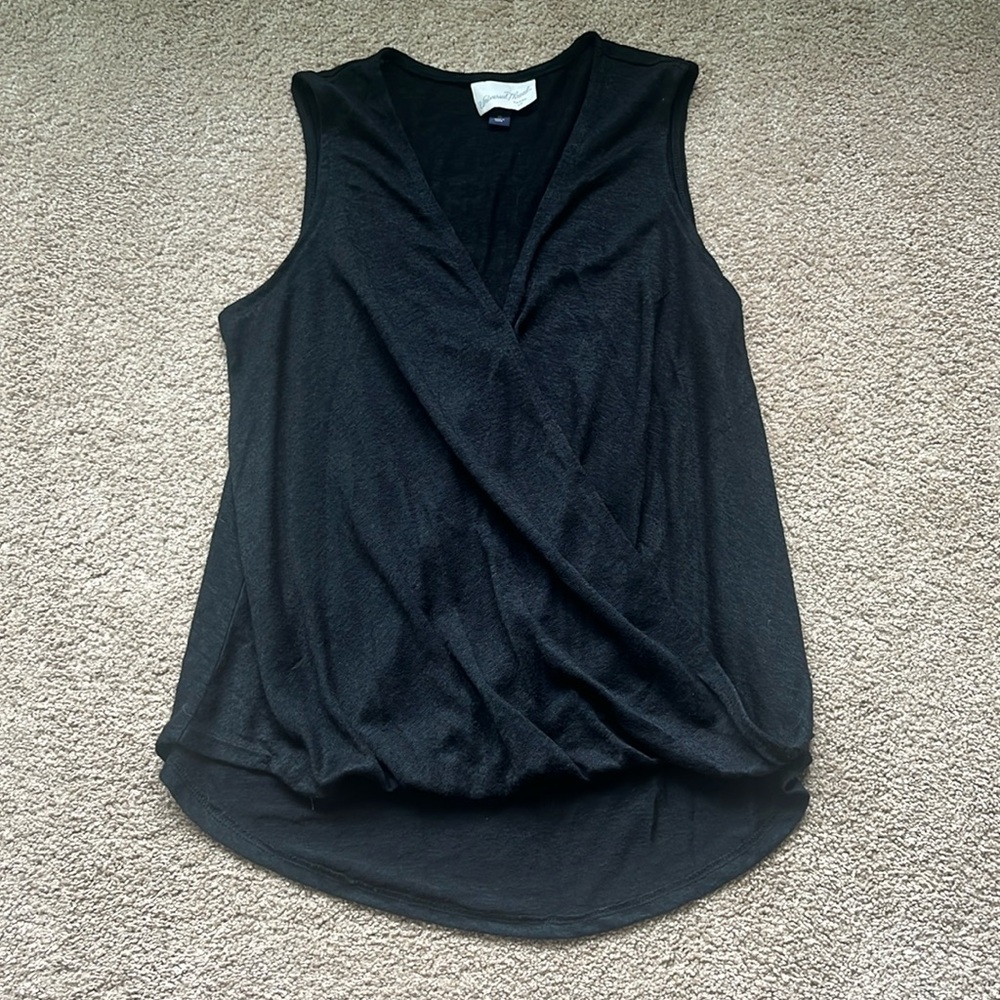 Black v neck sleeveless top